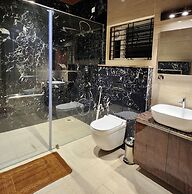 Poojaris Niranthara Kabini