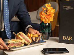 VIP Executive Suites do Marques Hotel