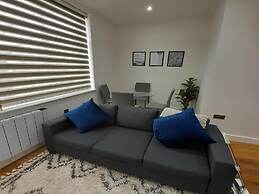Slough Museum, Two-bedroom Apartment by Belvilla
