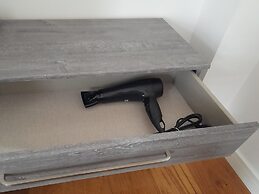 Slough Museum, Two-bedroom Apartment by Belvilla