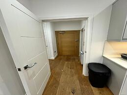 Slough Museum, Two-bedroom Apartment by Belvilla