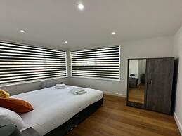 Slough Museum, Two-bedroom Apartment by Belvilla