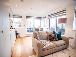 One Bed - Queensmere Shopping Centre by Belvilla