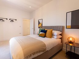 Wimbledon Tennis Retreat 3-bedroom by Sojo Stay