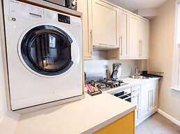 Explore Granary Square Two Bedroom by Belvilla