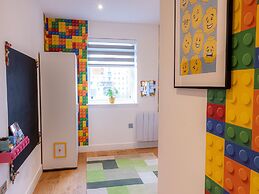 Two-bedroom Legoland Windsor Resort by Belvilla