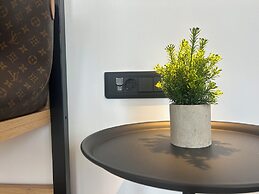 INCORSO • Smart Luxury Stay • near Airport • 24HR Check in