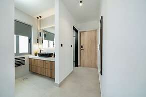 INCORSO • Smart Luxury Stay • near Airport • 24HR Check in