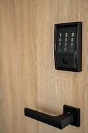 INCORSO • Smart Luxury Stay • near Airport • 24HR Check in