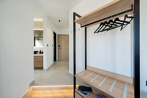 INCORSO • Smart Luxury Stay • near Airport • 24HR Check in