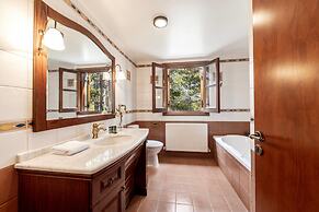 Troodos Mature Pine Chalet