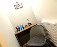 Darlington Suites by SA Stays