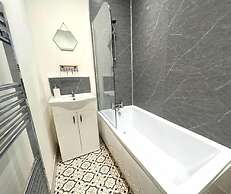 Darlington Suites by SA Stays