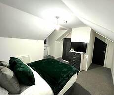 Chantry Suites by SA Stays