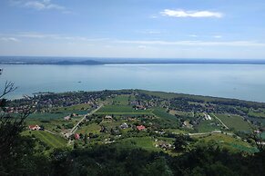 House Hortenzia Lake View