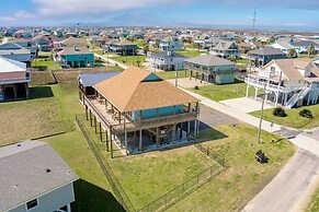 Tidewater 4 Bedroom Home by RedAwning