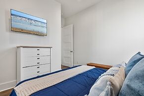 Tidewater 4 Bedroom Home by RedAwning