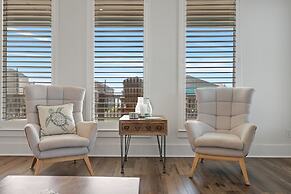 Tidewater 4 Bedroom Home by RedAwning