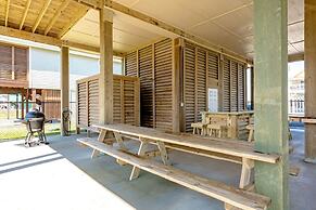 Tidewater 4 Bedroom Home by RedAwning