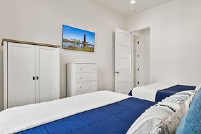 Tidewater 4 Bedroom Home by RedAwning