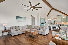 Tidewater 4 Bedroom Home by RedAwning