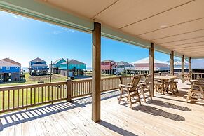Tidewater 4 Bedroom Home by RedAwning