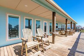 Tidewater 4 Bedroom Home by RedAwning