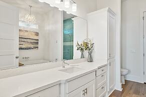 Tidewater 4 Bedroom Home by RedAwning