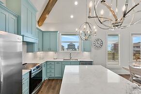 Tidewater 4 Bedroom Home by RedAwning