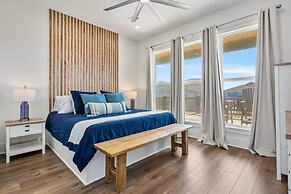 Tidewater 4 Bedroom Home by RedAwning