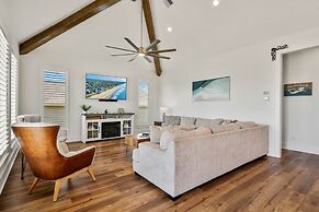 Tidewater 4 Bedroom Home by RedAwning