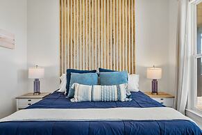 Tidewater 4 Bedroom Home by RedAwning