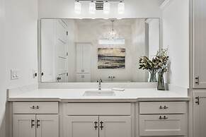 Tidewater 4 Bedroom Home by RedAwning