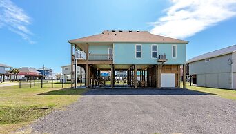 Tidewater 4 Bedroom Home by RedAwning