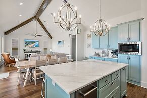 Tidewater 4 Bedroom Home by RedAwning