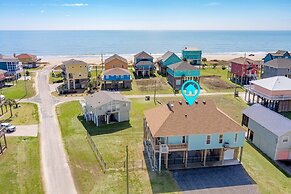 Tidewater 4 Bedroom Home by RedAwning