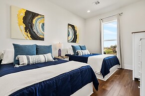 Tidewater 4 Bedroom Home by RedAwning