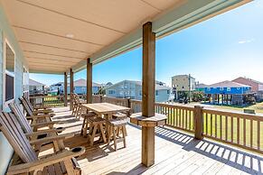 Tidewater 4 Bedroom Home by RedAwning