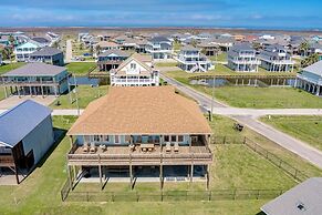 Tidewater 4 Bedroom Home by RedAwning
