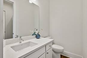 Tidewater 4 Bedroom Home by RedAwning