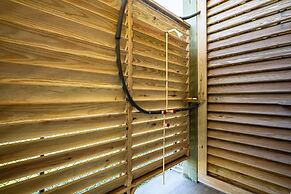 Tidewater 4 Bedroom Home by RedAwning