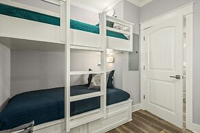 Sea Glass Cottage 2 Bedroom Home by RedAwning