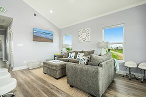 Sea Glass Cottage 2 Bedroom Home by RedAwning