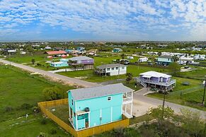 Sea Glass Cottage 2 Bedroom Home by RedAwning