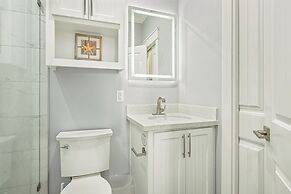 Sea Glass Cottage 2 Bedroom Home by RedAwning