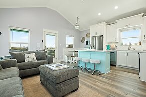 Sea Glass Cottage 2 Bedroom Home by RedAwning