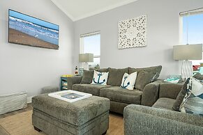 Sea Glass Cottage 2 Bedroom Home by RedAwning