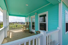 Sea Glass Cottage 2 Bedroom Home by RedAwning