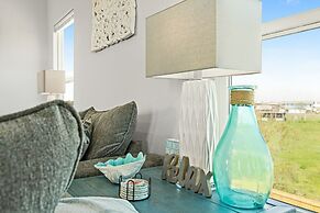 Sea Glass Cottage 2 Bedroom Home by RedAwning