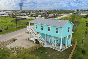 Sea Glass Cottage 2 Bedroom Home by RedAwning